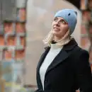 Niebieska czapka damska z wełny merino MOLTI - Ciepła i miękka