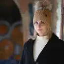 Czapka damska z wełny merino MOLTI z pomponem brązowa - Ciepła i stylowa