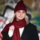 Bordowy komplet damski z wełny merino MOLTI - Czapka i szalik