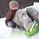 Sanki MOLTI RACE czerwone z hamulcami - Wytrzymałe sanki dla dzieci